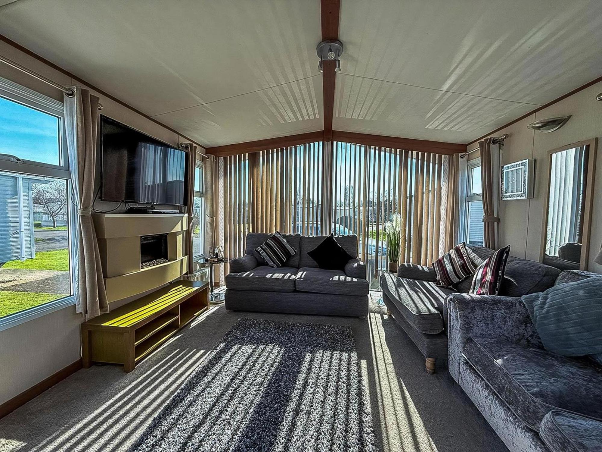 Stunning 6 Berth Caravan With Decking At Southview Holiday Park Ref 33175V スケッグネス エクステリア 写真