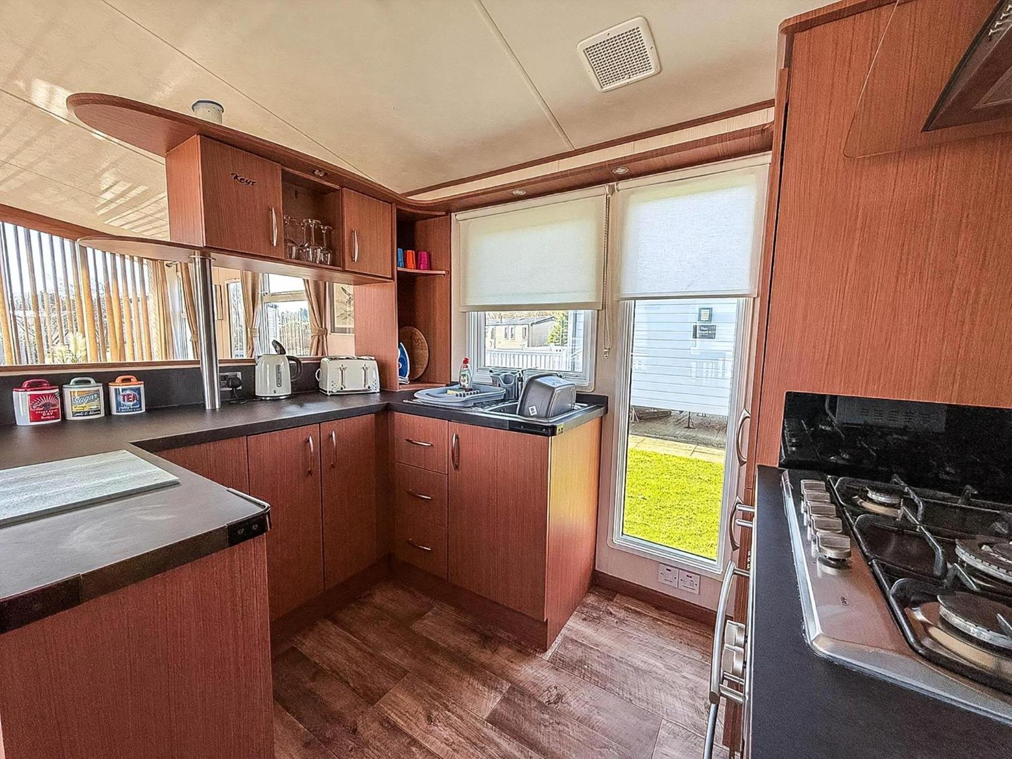 Stunning 6 Berth Caravan With Decking At Southview Holiday Park Ref 33175V スケッグネス エクステリア 写真